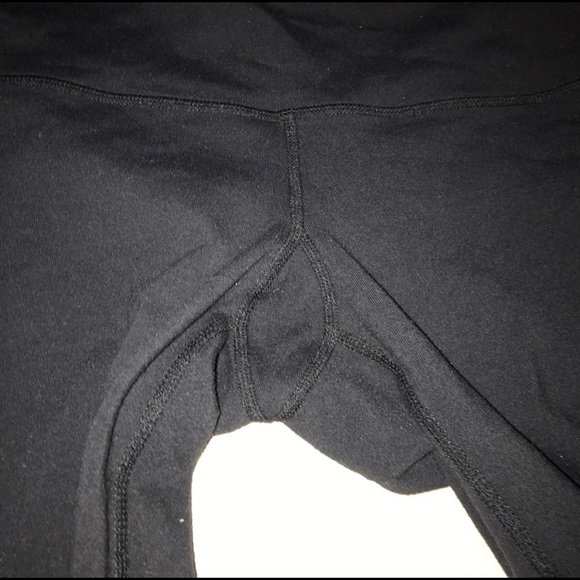 LULULEMON *RUFFLE* LEGGINGS - Picture 4 of 4